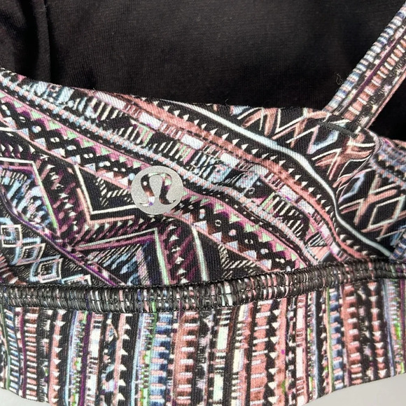 LULULEMON Energy Bra Tribal Pace Pink Blue Black Luxtreme Training Sport Size 8 - Picture 5 of 9